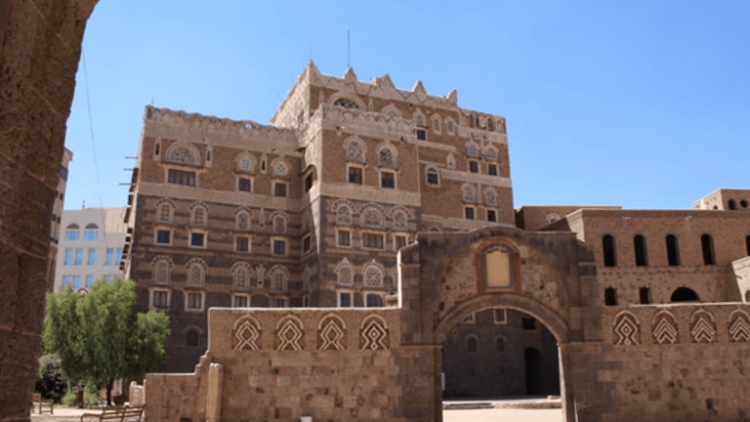 الغارات الإسرائيلية أصابت المتحف الوطني في صنعاء وآلف القطع الأثرية معرضة للخطر
