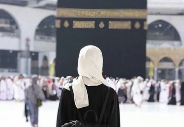 السعودية تمنح النساء تأشيرة العمرة دون محرم بشروط