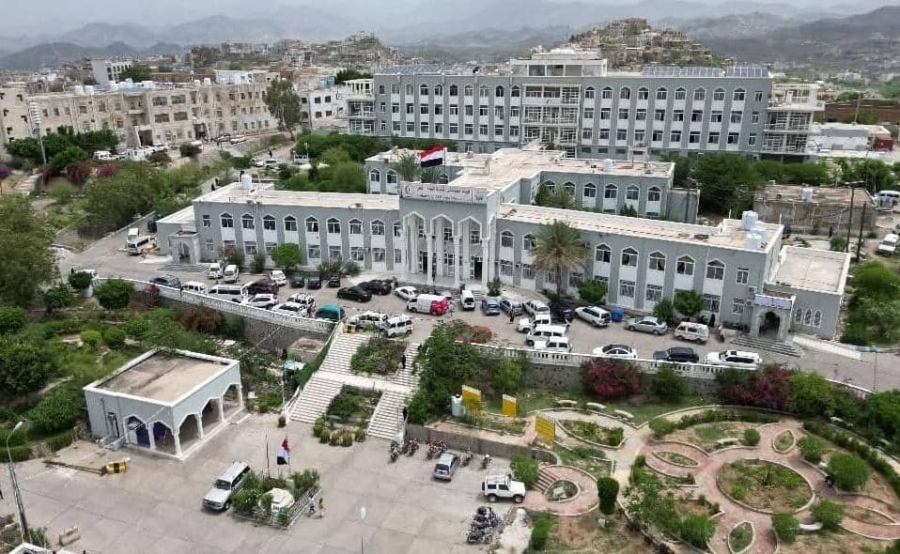 سقوط طالبة في الطب العام من مصعد مستشفى الثورة العام في تعز