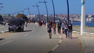 شاهد: شباب يمنيون يبحثون عن اللجوء يتعرضون لقمع وانتهاكات على حدود إسبانيا