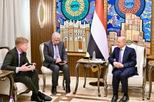 الرئيس العليمي: استمرار ارتهان ميليشيا الحوثي للنظام الإيراني يبقي هدف استعادة مؤسسات الدولة في صدارة الأولويات