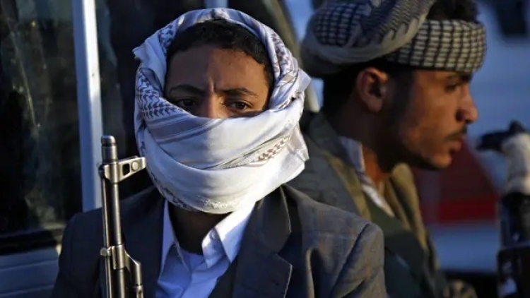 المليشيا في تعز تشن حملة اعتقالات وتستهدف معلمين ونقابيين  وسط تحذيرات من تصاعد انتهاكات القبضة الأمنية