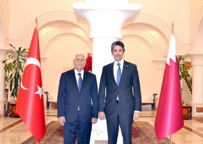 سفير اليمن لدى تركيا محمد طريق يبحث مع السفير القطري تطورات اليمن والمنطقة