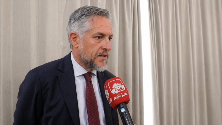 سفير الاتحاد الأوروبي باتريك سيمونيه لـتعز تايم: سنبذل المزيد من الجهود لفتح بقية الطرقات في تعز