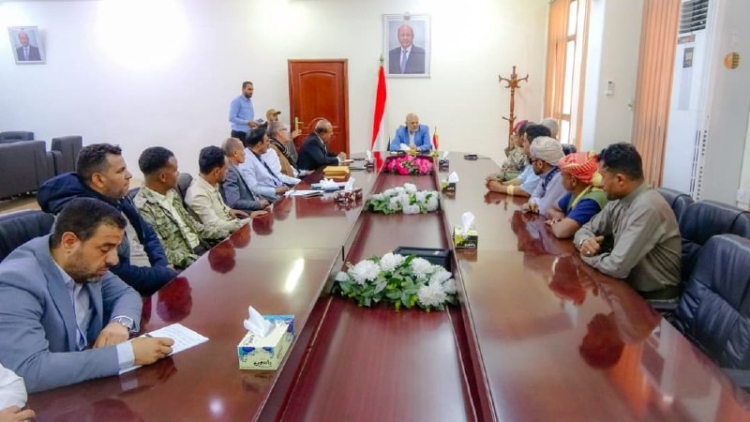 محافظ تعز يوجه بصرف 20 مليون ريال لجرحى الجيش بشكل مؤقت