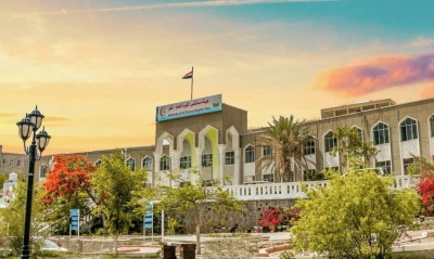 مستشفى الثورة في تعز يستمر في الإضراب عن العمل لهذا السبب