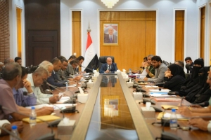 الخنبشي يوجه بمضاعفة الجهود لتحسين الخدمات في حضرموت