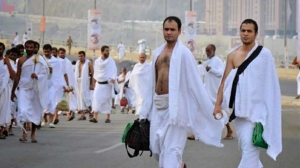 مغادرة ألفي حاج يمني إلى الأراضي السعودية برًا