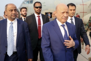 الرئيس العليمي ورئيس الحكومة يعودان إلى عدن