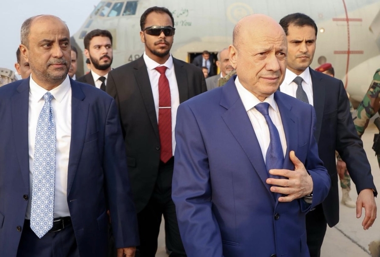 الرئيس العليمي ورئيس الحكومة يعودان إلى عدن