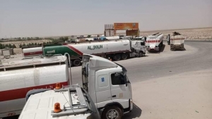 مصادر محلية: قوات الانتقالي في لحج تحتجز ناقلات الوقود الخاصة بتعز