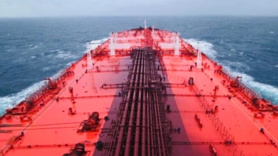 سفينة انقاذ خزان صافر في طريقها إلى البحر الأحمر