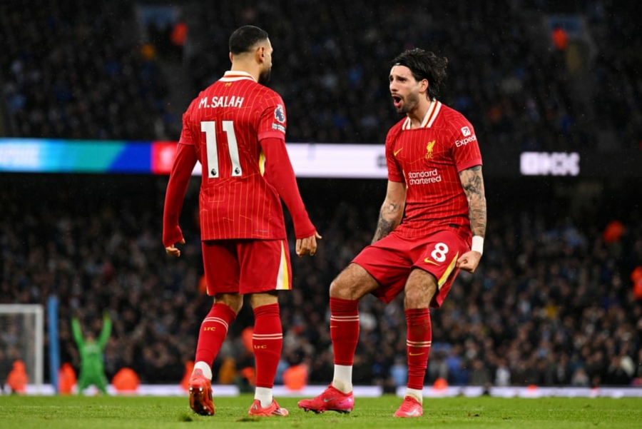 ليفربول يعود لسكة الانتصارات وصلاح يواصل تحطيم الأرقام القياسية