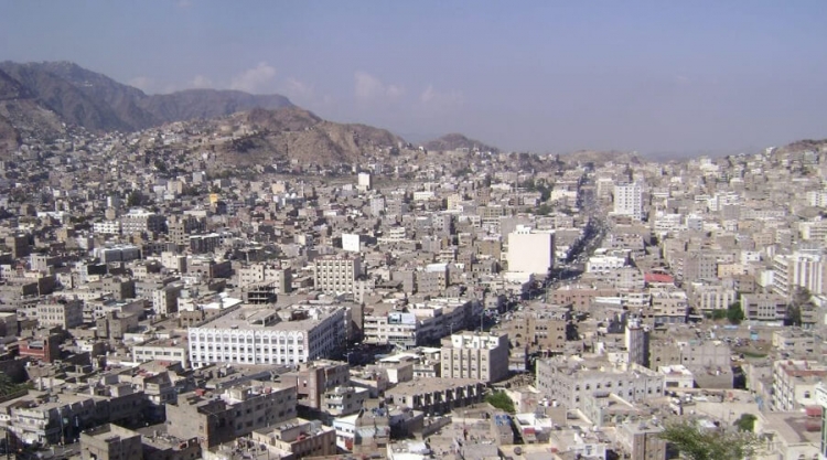 إصابة امرأة برصاص قناص مليشيا الحوثي شمال تعز