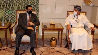 وزير الخارجية يزور سلطنة عمان