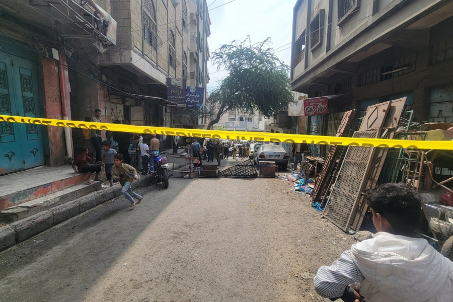 قتلى وجرحى أمام مقر حزب الإصلاح بتعز وأجهزة الأمن تباشر التحقيق