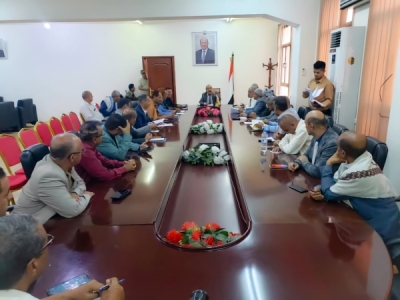اجتماع موسع في تعز يقرّ إعادة جدولة الدراسة والاختبارات ويبحث تلبية مطالب المعلمين