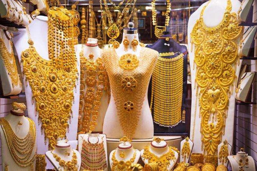 بينها عقود من الألماس.. ضبط سيدتين من اليمن سرقتا مجوهرات بـ 200 ألف دينار بالكويت