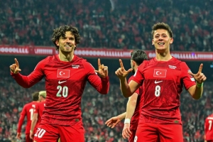 تركيا تتأهل إلى نهائيات كأس العالم بعد 24 عامًا من الغياب