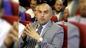 اتحاد طلاب جامعة تعز يدين الاعتداء على الدكتور رياض العقاب