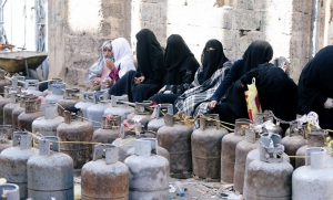الحكومة تكشف عن كمية الغاز التي تصدر إلى مناطق الحوثي