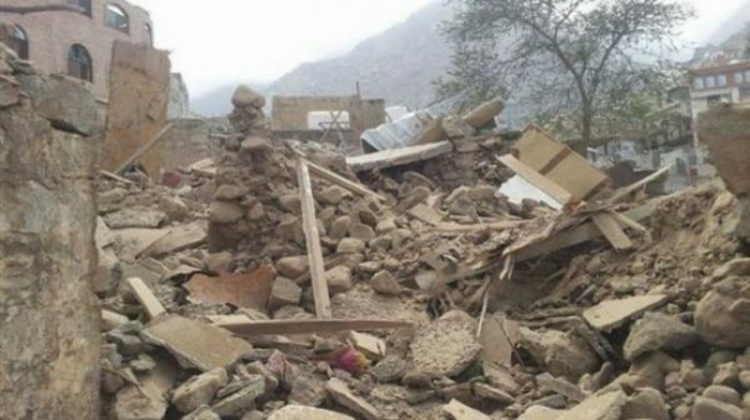 جماعة الحوثي تفجر منزل مواطن جنوبي شرق تعز