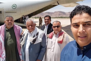 على متن طائرتين سعوديتين.. قيادات حضرمية تغادر المحافظة إلى الرياض