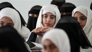 الحوثيون يخططون لفصل الجنسين في الفصول الدراسية مع بداية العامة الجديد