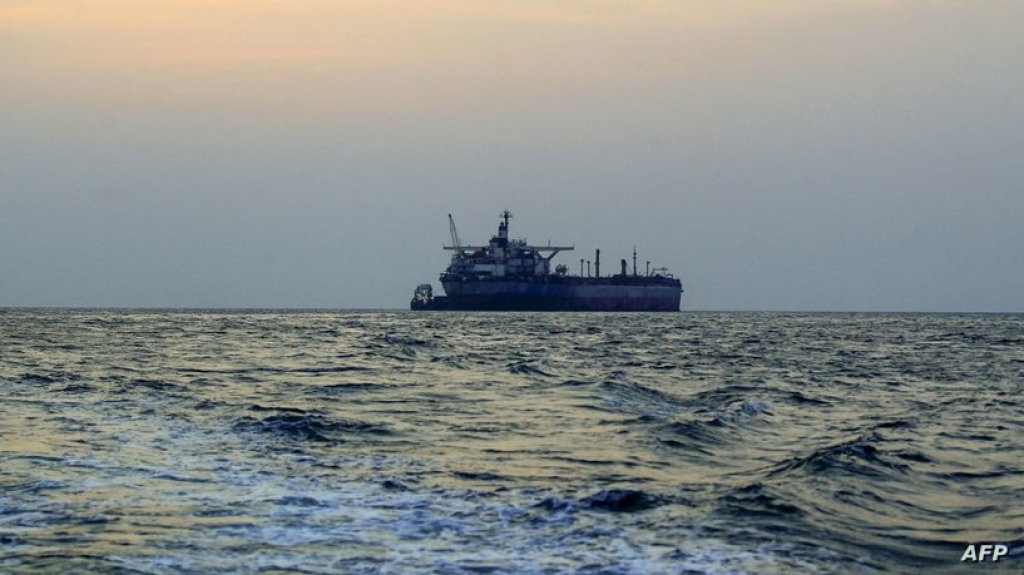"خطير للغاية".. إسرائيل تعلق على "اختطاف الحوثيين سفينة" بالبحر الأحمر