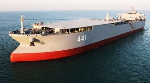 إيران تعلن إرسال أكبر سفينة عسكرية إلى خليج عدن والبحر الأحمر