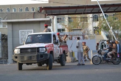 اندلاع اشتباكات بين الحملة الأمنية ومسلحين يحاولون السطو على أرضية وسط تعز