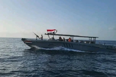 شرطة خفر السواحل في محافظة شبوة تضبط كمية 1 كليوجرام من الحشيش المخدر في بئر علي بمديرية رضوم