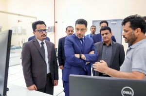 رئيس الحكومة يوجه باتخاذ حلول إسعافية عاجلة  لإنهاء أزمة الكهرباء في عدن
