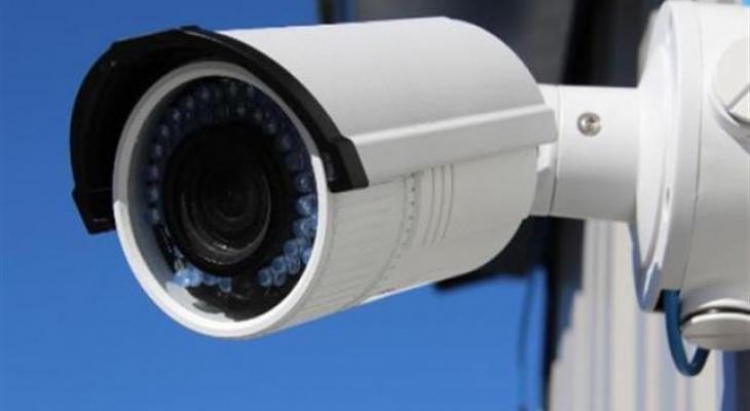 شرطة تعز تؤكد لتعز تايم الإنتهاء من مشروع تركيب كاميرات مراقبة في الشوارع