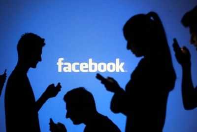 360 مليون مستخدم لفيسبوك.. يعانون من مشاكل في النوم والعمل وتربية الأبناء