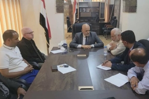 محافظ تعز يلجأ إلى البيوت التجارية والمؤسسات الخيرية  لمواجهة أزمة مياه الشرب في المدينة