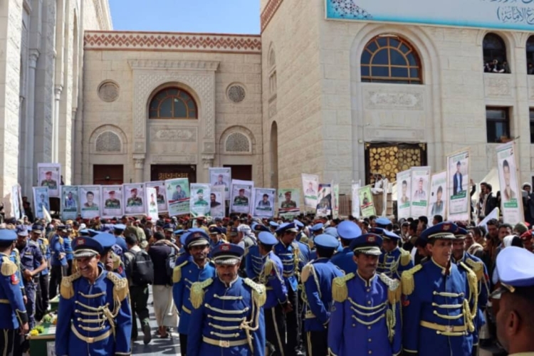 مليشيا الحوثي تشييع عشرة من مقاتليها بينهم كبار الضباط ممن قتلوا في الغارات الإسرائيلية