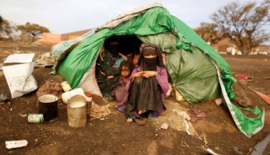 الأمم المتحدة: النازحين واللاجئين في اليمن يقلصون وجباتهم اليومية جراء تداعيات الوضع الإنساني