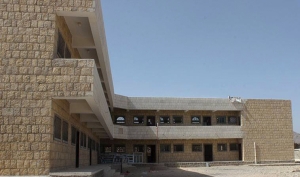 تم حجبها وحجزها.. محافظ تعز يطالب وزارة التربية بالإفراج عن استمارات الثانوية لـ 490 طالب وطالبة من أبناء مديرية سامع