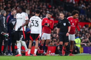 رابطة الدوري الإنجليزي الممتاز تعتمد إيقافًا مؤقتًا للمباريات لإتاحة إفطار اللاعبين المسلمين خلال شهر رمضان