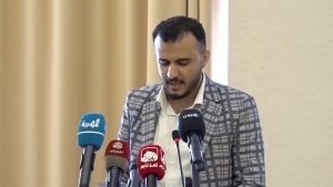 شاهد استقبال الدفعة الـ11 من مبتوري الأطراف اليمنيين في سلطنة عمان للعلاج