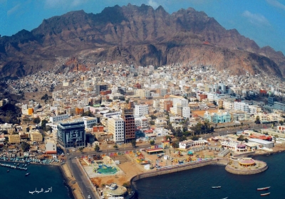 عدن..إصابة 3 بانفجار مقذوف في كريتر والشرطة تضبط 3 بتهمة حيازة مخدرات