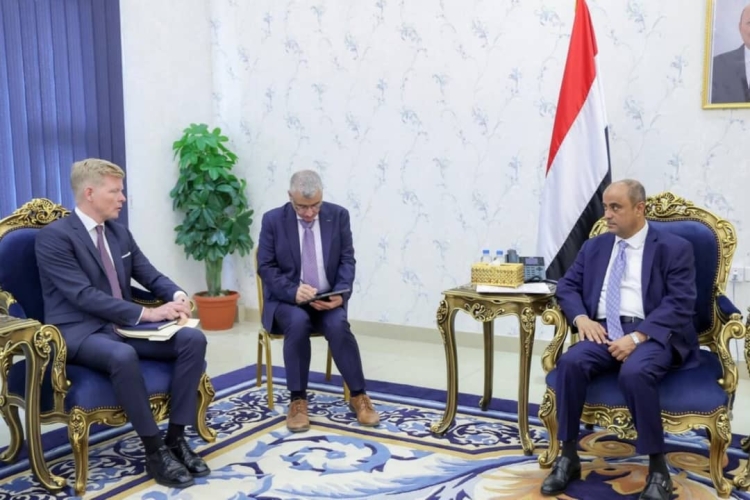 مصادر سياسية لـ&quot;تعز تايم&quot;: المبعوث الأممي طلب من الحكومة تشكيل وفد لعقد مفاوضات مع المليشيا