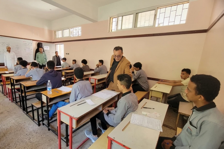 أكثر من 25 ألف طالب وطالبة يؤدون اختبارات الثانوية العامة في عموم المديريات المحررة لمحافظة تعز