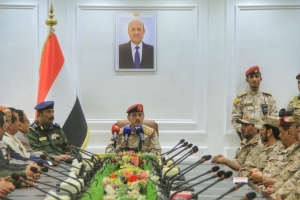 وزير الدفاع يدعو لرفع الجاهزية القتالية لاستكمال "معركة التحرير" ضد ميليشيا الحوثي