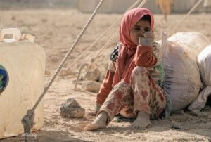 لجنة حقوقية تعاين الأضرار بمخيمات النازحين التي قصفها الحوثيون في مأرب