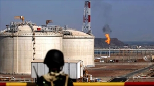 تقرير يكشف حجم خسائر الحكومة بسبب وقف تصدير النفط