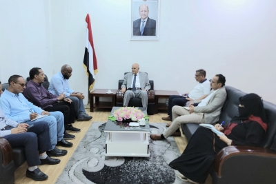 محافظ تعز يبحث مع أطباء بلا حدود توسيع التدخلات الطبية في المناطق الأكثر احتياجًا