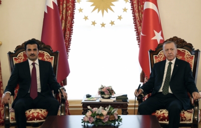 أمير قطر أول زعيم يزور تركيا بعد الزلازل ويلتقي أردوغان لتعزيز الإغاثة والإعمار