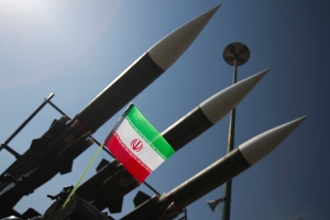 طهران تنفي مزاعم بريطانيا بشأن ضبط أسلحة إيرانية كانت في طريقها إلى اليمن